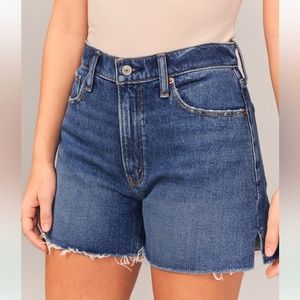 NWT Sold Out Abercrombie & Fitch Mom Short High Rise Cutoff Shorts